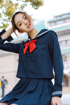 天降女孩子从二楼掉下来了